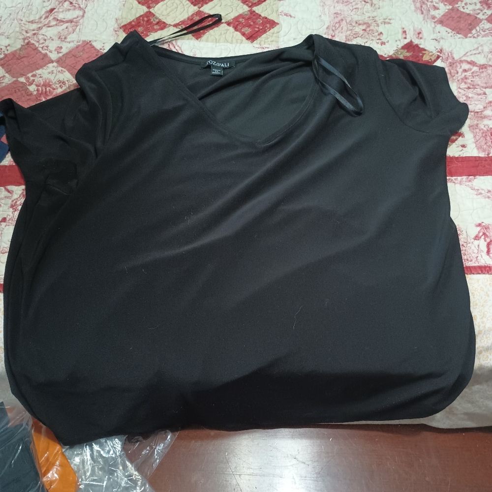 Roz & Ali Black shirt